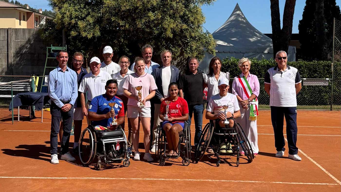 ITF-Weltranglistenturnier in Montecchio Maggiore | Gruppenfoto bei der Preisverteilung
